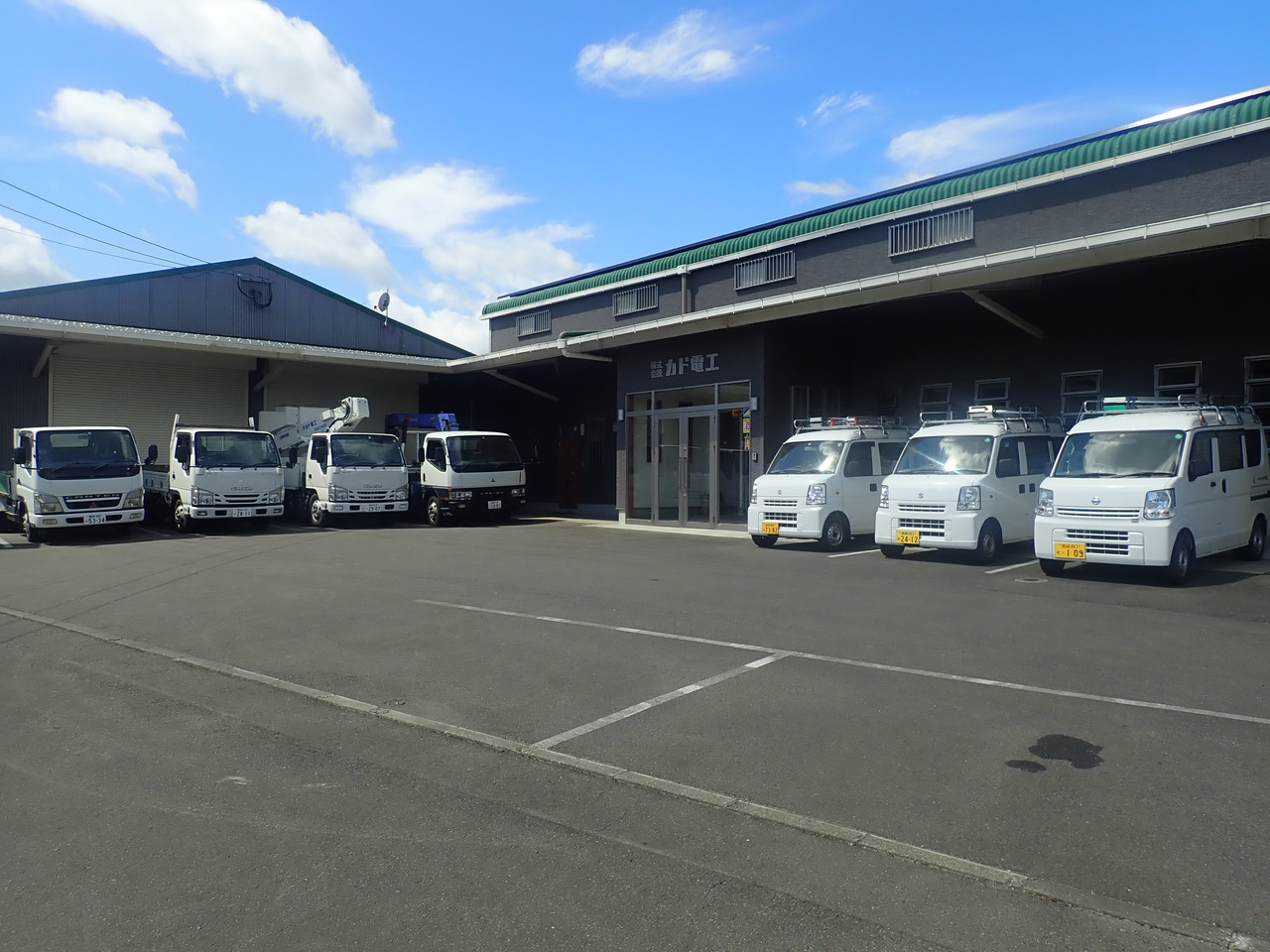 カド電工　社屋