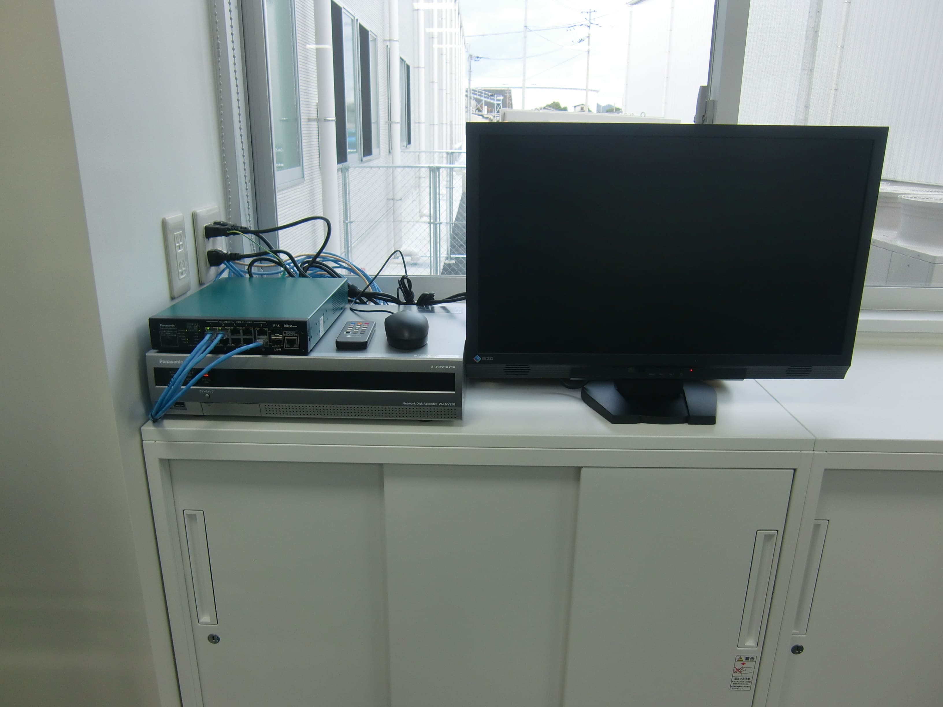 防犯カメラモニター